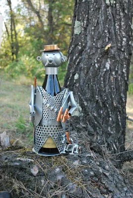 Image au survol de Félix grey/copper metal bottle holder - Hunter and his dog